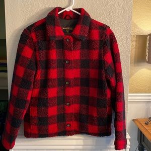 Ladies “Woolrich” Buffalo plaid warm & fuzzy jacket. Size S. In excellent condt.
